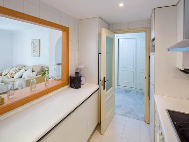 2 bedroom Apartment for rent in Puerto Banus, Marbella with pool garage - € 2,200 (Ref: 9607022)