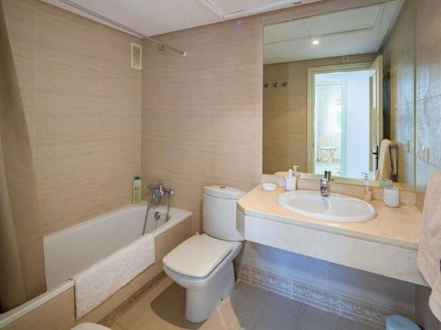 2 bedroom Apartment for rent in Puerto Banus, Marbella with pool garage - € 2,200 (Ref: 9607022)