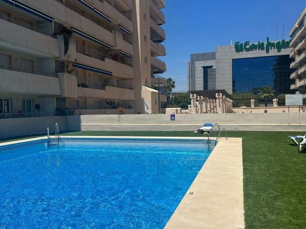 2 bedroom Apartment for rent in Marbella with pool garage - € 2,200 (Ref: 9607022)