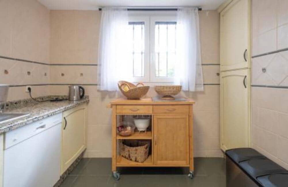 Casa de 3 habitaciones en Marbella en alquiler con piscina garaje - 3.700 € (Ref: 9607024)