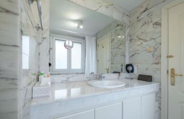 Casa de 3 habitaciones en Lomas De Marbella, Marbella en alquiler con piscina garaje - 3.700 € (Ref: 9607024)