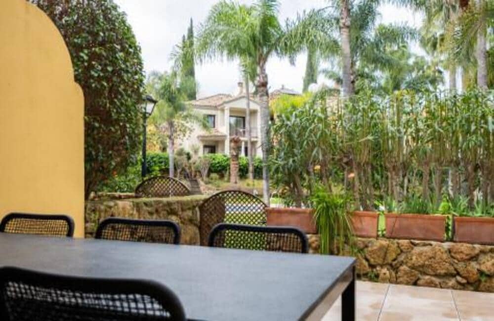 Casa de 3 habitaciones en Marbella en alquiler con piscina garaje - 3.700 € (Ref: 9607024)