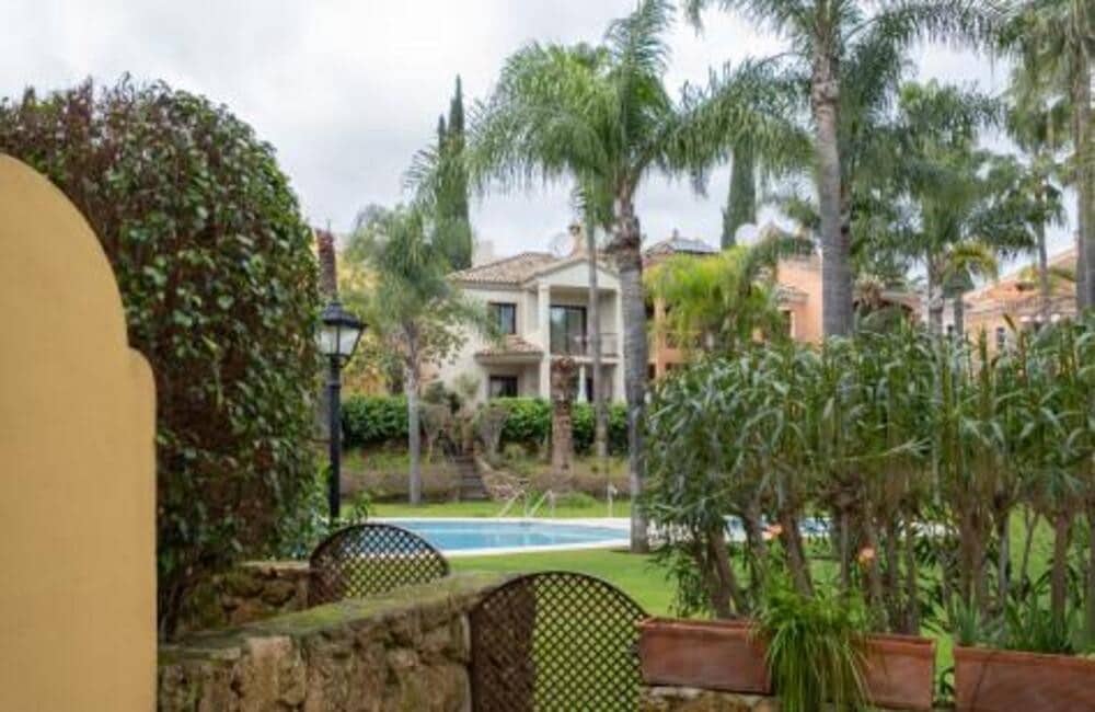 Casa de 3 habitaciones en Marbella en alquiler con piscina garaje - 3.700 € (Ref: 9607024)