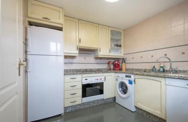 Casa de 3 habitaciones en Lomas De Marbella, Marbella en alquiler con piscina garaje - 3.700 € (Ref: 9607024)