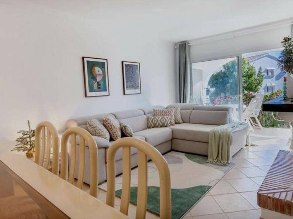 2 sypialnia Penthouse na sprzedaż w Benahavis z basenem garażem - 315 000 € (Ref: 9610657)