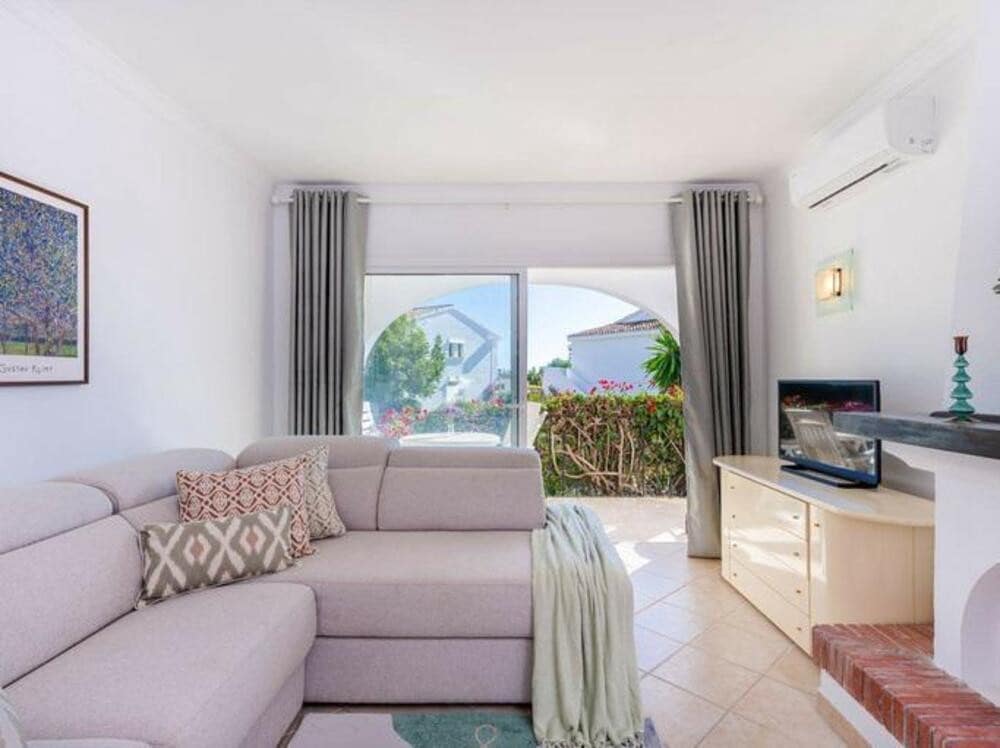 2 sypialnia Penthouse na sprzedaż w Benahavis z basenem garażem - 315 000 € (Ref: 9610657)