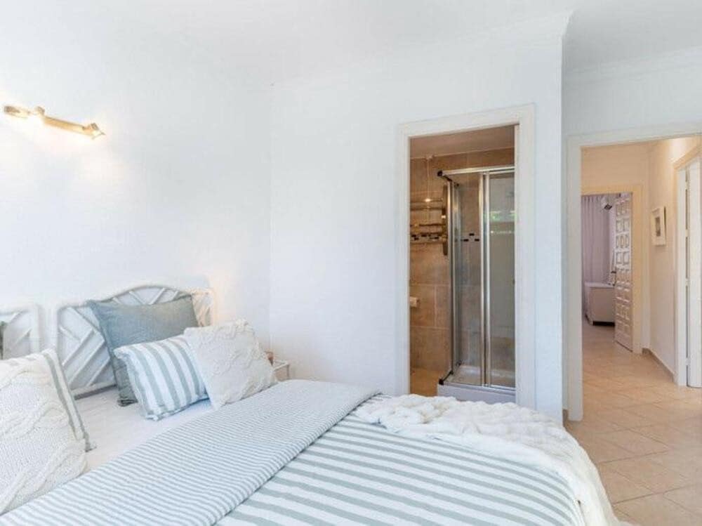 2 sypialnia Penthouse na sprzedaż w Benahavis z basenem garażem - 315 000 € (Ref: 9610657)