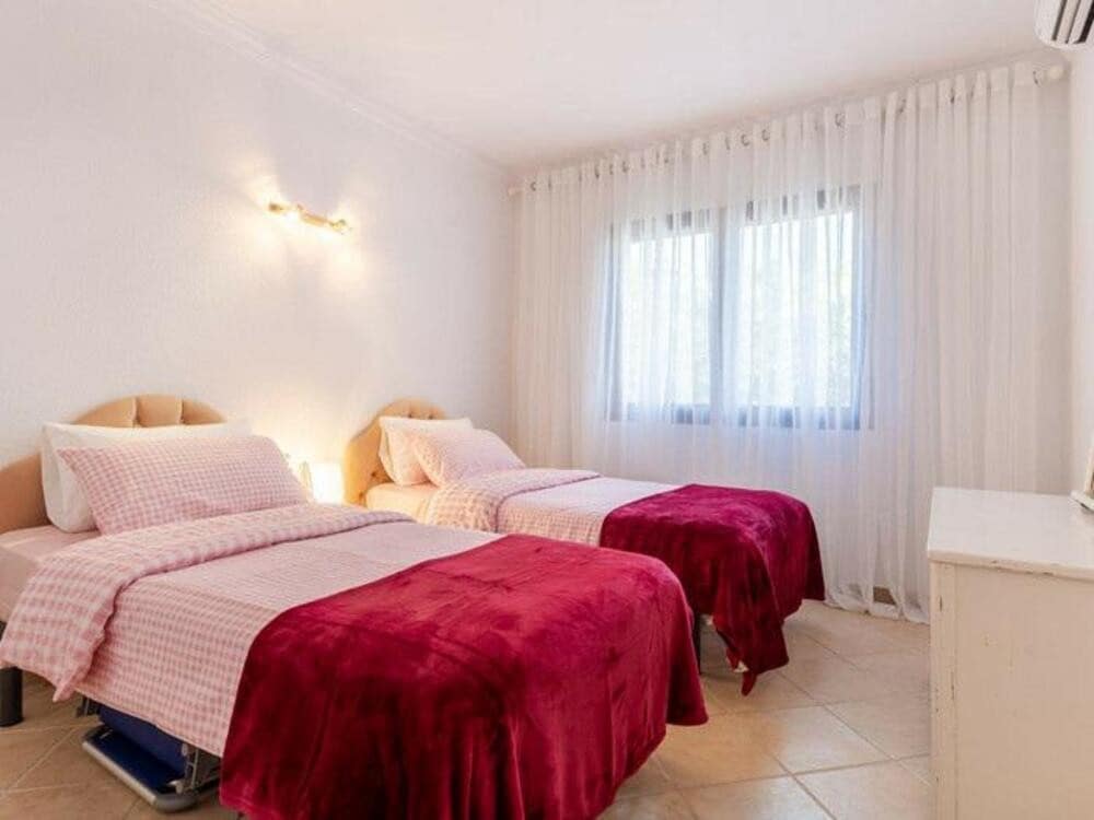 2 sypialnia Penthouse na sprzedaż w Benahavis z basenem garażem - 315 000 € (Ref: 9610657)