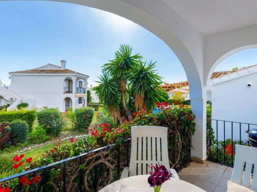 2 sypialnia Penthouse na sprzedaż w Benahavis z basenem garażem - 315 000 € (Ref: 9610657)