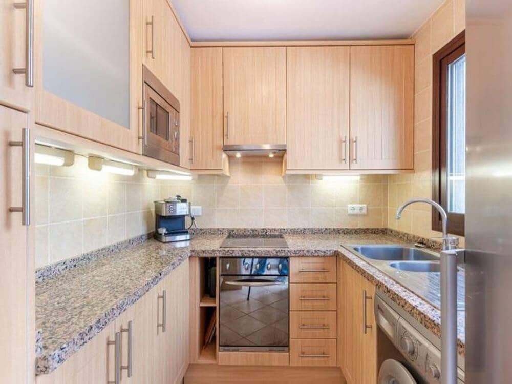 2 sypialnia Penthouse na sprzedaż w Benahavis z basenem garażem - 315 000 € (Ref: 9610657)