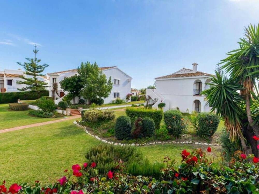 2 sypialnia Penthouse na sprzedaż w Benahavis z basenem garażem - 315 000 € (Ref: 9610657)