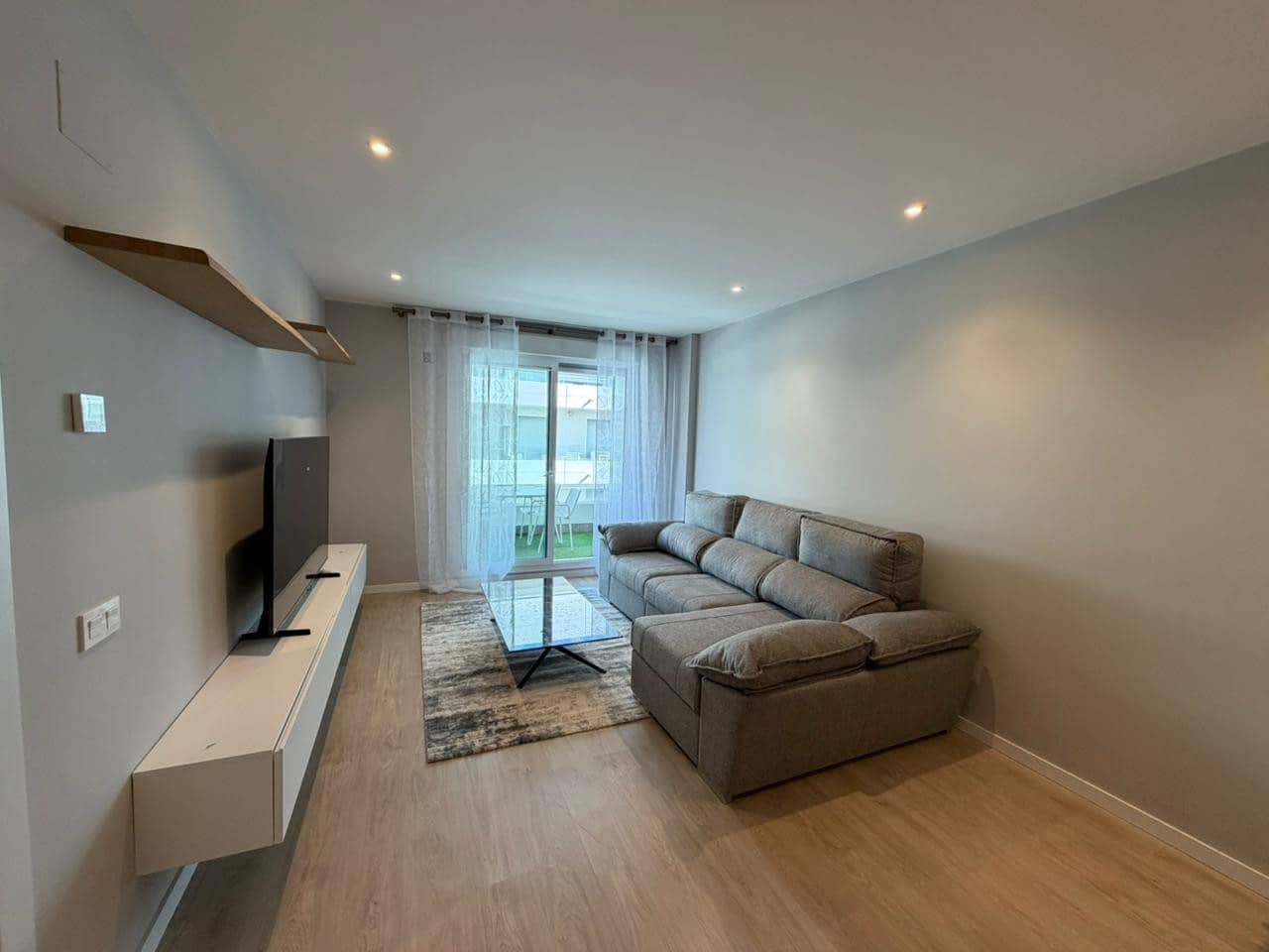 3 bedroom Apartment for rent in Marbella with pool garage - € 2,650 (Ref: 9610658)