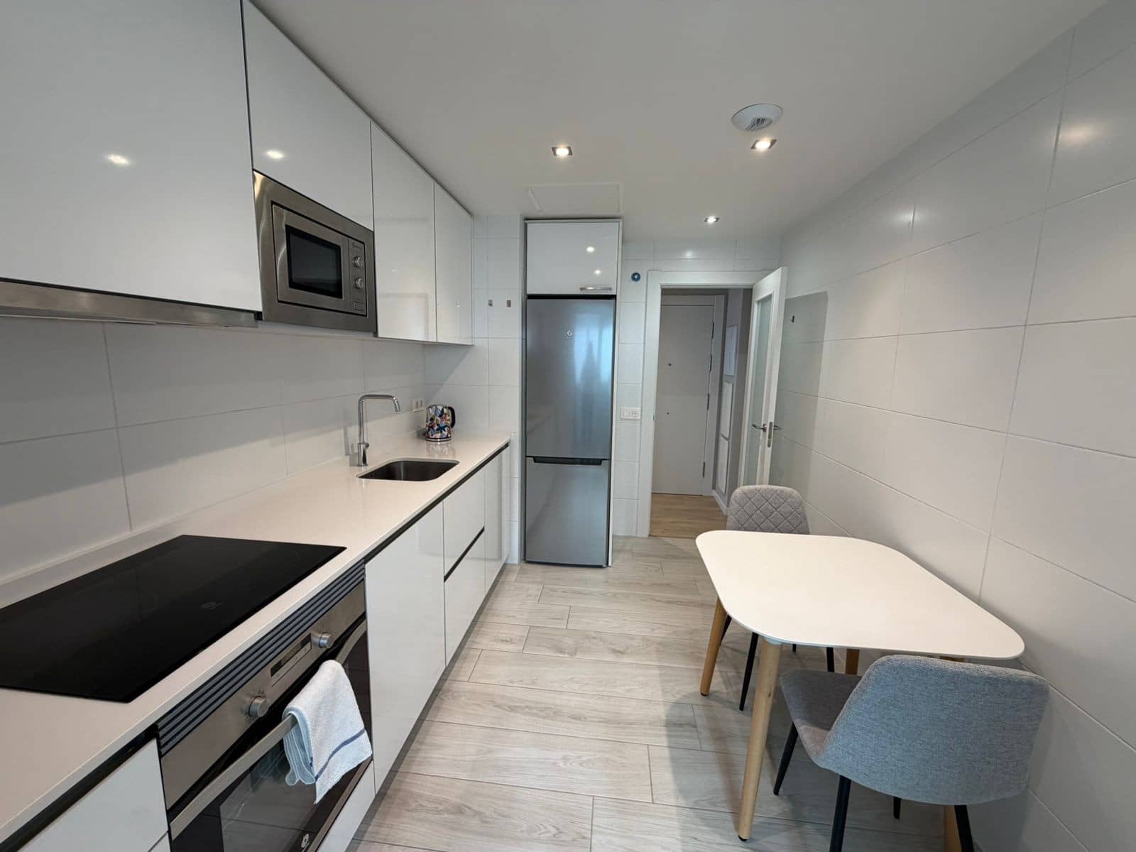 3 bedroom Apartment for rent in Marbella with pool garage - € 2,650 (Ref: 9610658)