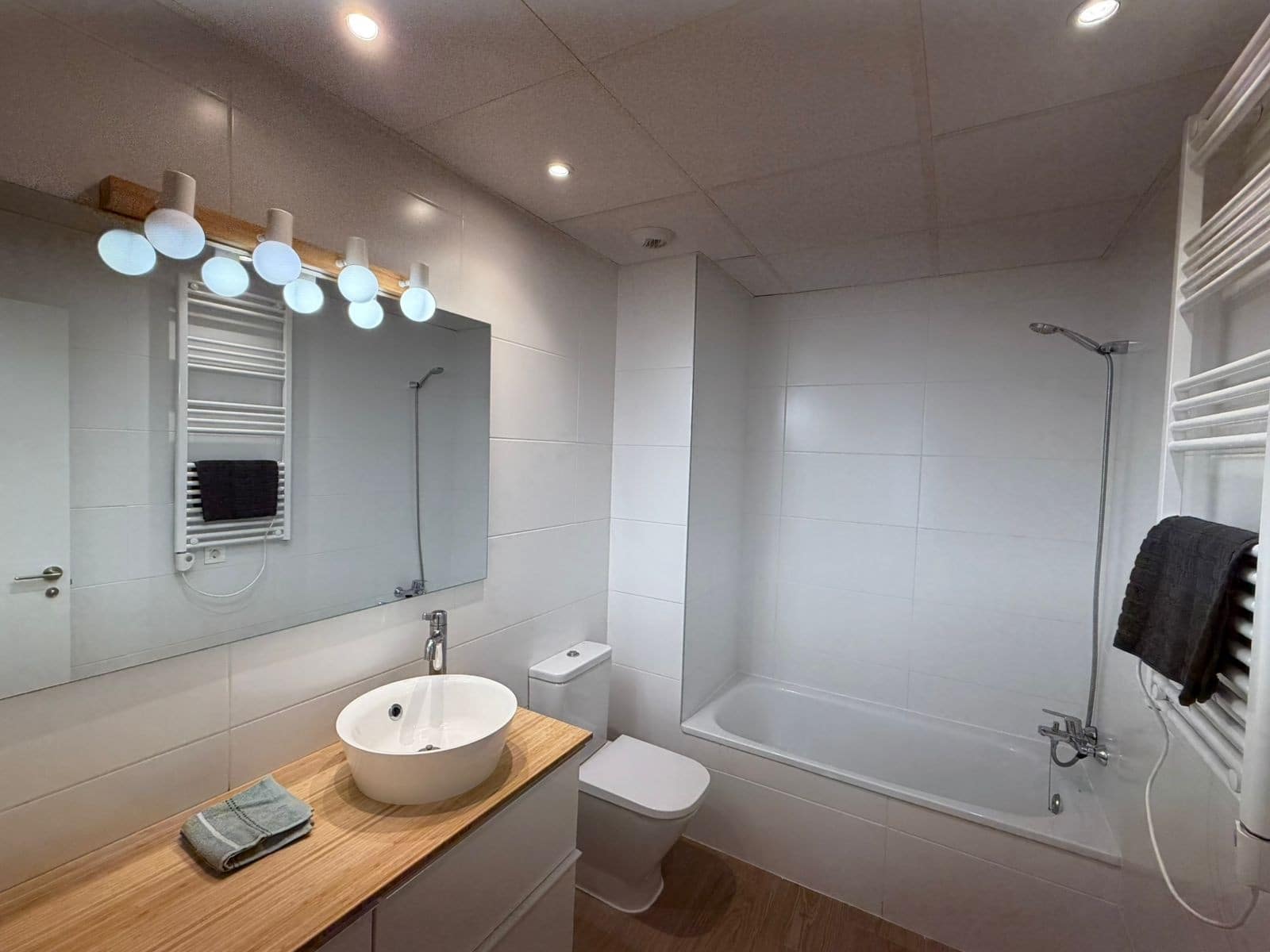 3 bedroom Apartment for rent in Marbella with pool garage - € 2,650 (Ref: 9610658)