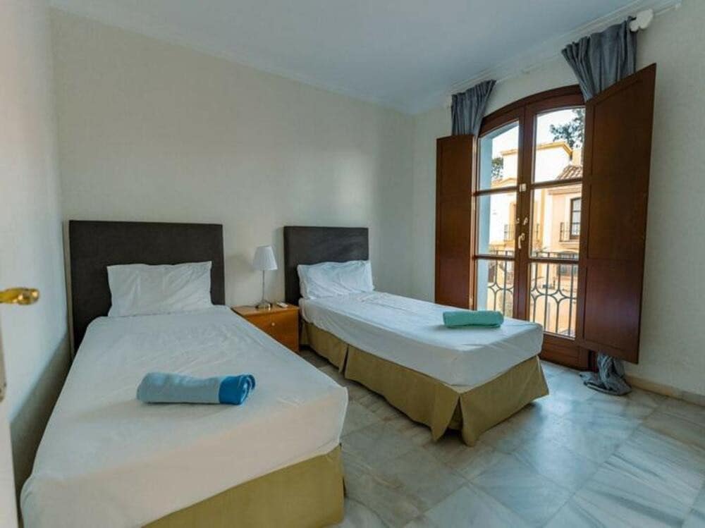 4 soveværelse Byhus til leje i Guadalmina med swimmingpool garage - € 4.500 (Ref: 9610659)