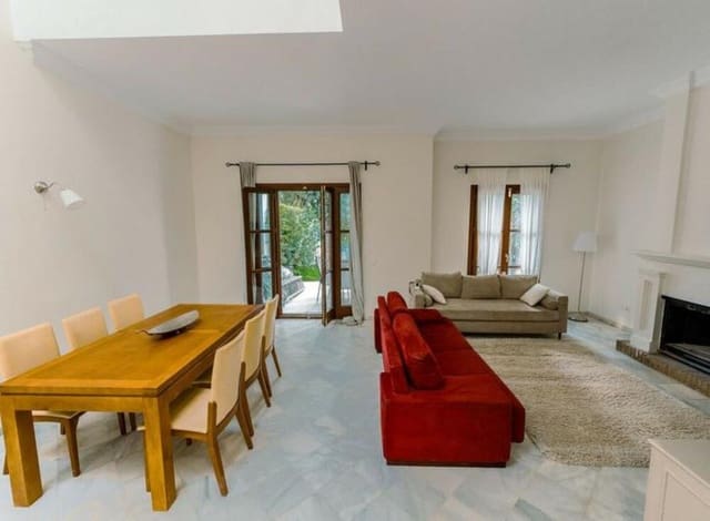 4 soveværelse Byhus til leje i Guadalmina Alta, Marbella med swimmingpool garage - € 4.000 (Ref: 9610659)