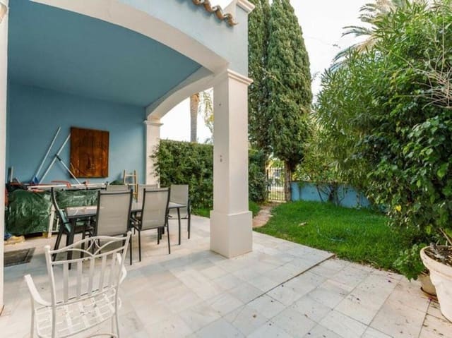 4 soveværelse Byhus til leje i Guadalmina Alta, Marbella med swimmingpool garage - € 4.000 (Ref: 9610659)