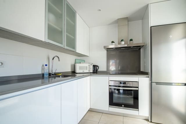 2 quarto Penthouse para arrendar em Rodeo Alto - Guadaiza - La Campana, Marbella com piscina garagem - 2 300 € (Ref: 9610661)