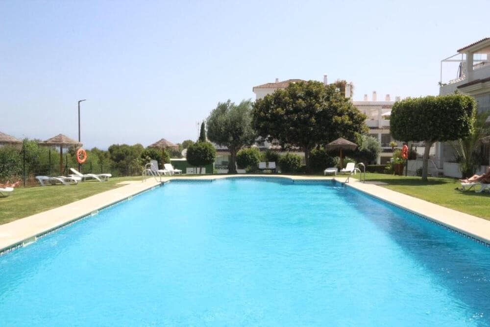 Apartamento de 2 habitaciones en Marbella en venta con piscina garaje - 430.500 € (Ref: 9614559)