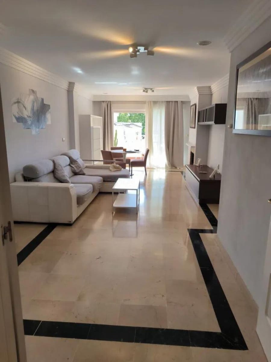 Apartamento de 2 habitaciones en Marbella en venta con piscina garaje - 430.500 € (Ref: 9614559)