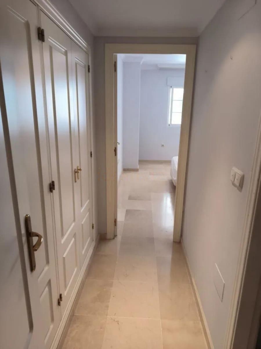 Apartamento de 2 habitaciones en Marbella en venta con piscina garaje - 430.500 € (Ref: 9614559)