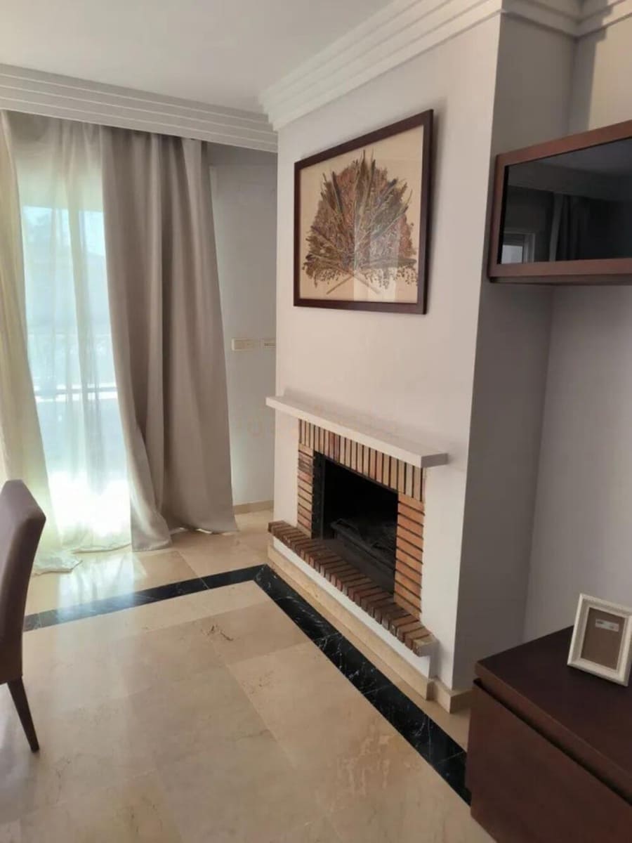 Apartamento de 2 habitaciones en Marbella en venta con piscina garaje - 430.500 € (Ref: 9614559)