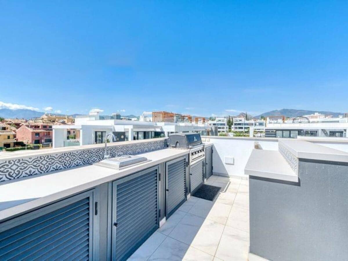 3 makuuhuone Kattohuoneisto vuokrattavana paikassa Bel-Air mukana uima-altaan 
autotalli - 3 500 € (Ref: 9614560)