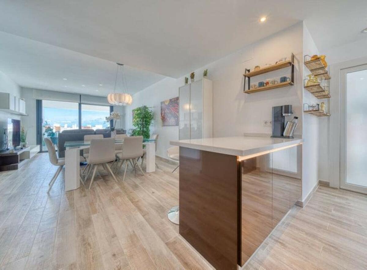 3 makuuhuone Kattohuoneisto vuokrattavana paikassa Bel-Air mukana uima-altaan 
autotalli - 3 500 € (Ref: 9614560)