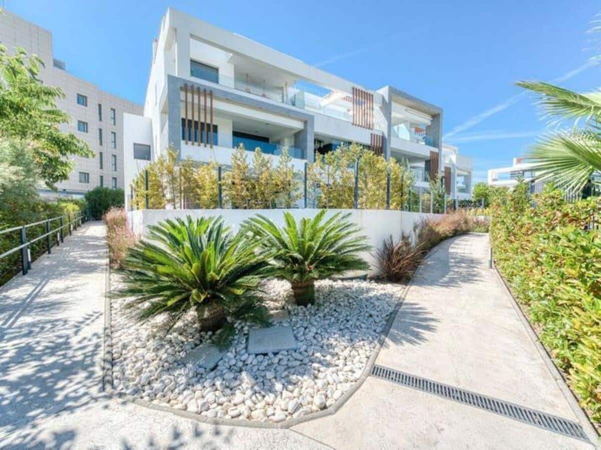 3 makuuhuone Kattohuoneisto vuokrattavana paikassa Bel-Air mukana uima-altaan 
autotalli - 3 500 € (Ref: 9614560)