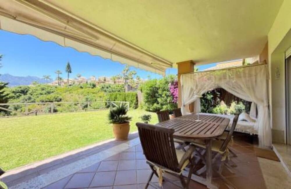 3 soveværelse Semi-Rækkehus til leje i Marbella med swimmingpool garage - € 3.750 (Ref: 9618826)