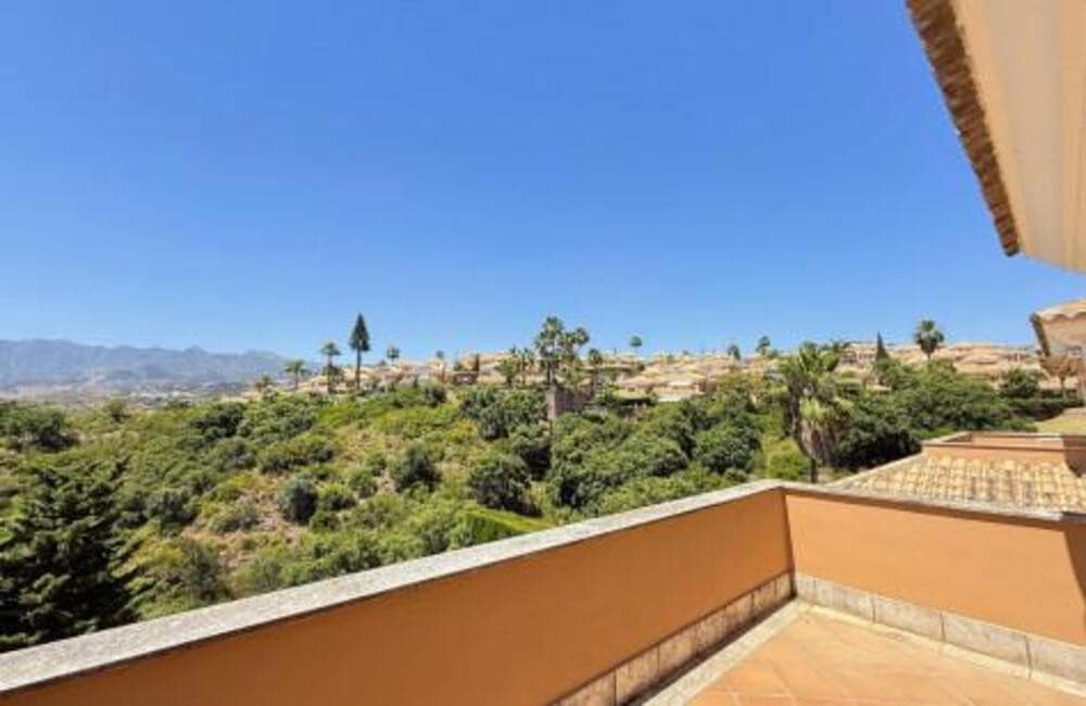 3 soveværelse Semi-Rækkehus til leje i Marbella med swimmingpool garage - € 3.750 (Ref: 9618826)