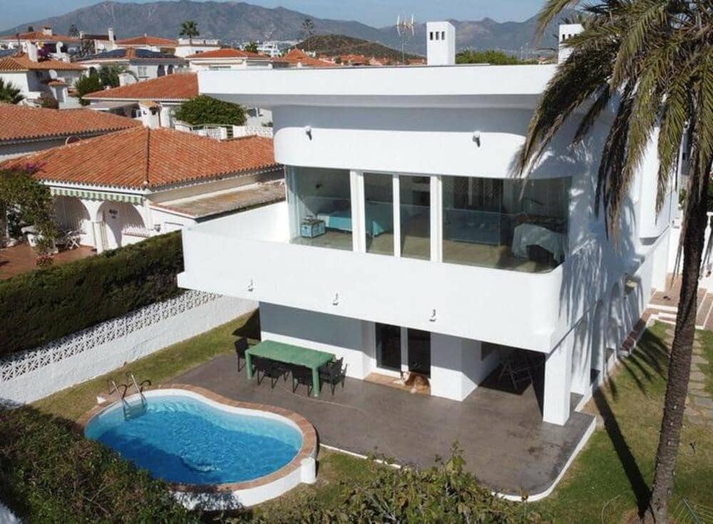 3 bedroom Villa for sale in El Faro with pool garage - € 995,000 (Ref: 9618827)
