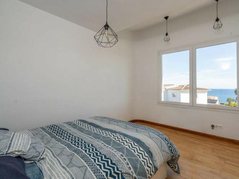 3 bedroom Villa for sale in El Faro with pool garage - € 995,000 (Ref: 9618827)