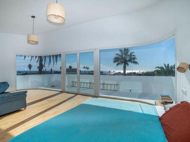 3 makuuhuone Huvila myytävänä paikassa El Faro, Mijas mukana uima-altaan 
autotalli - 995 000 € (Ref: 9618827)