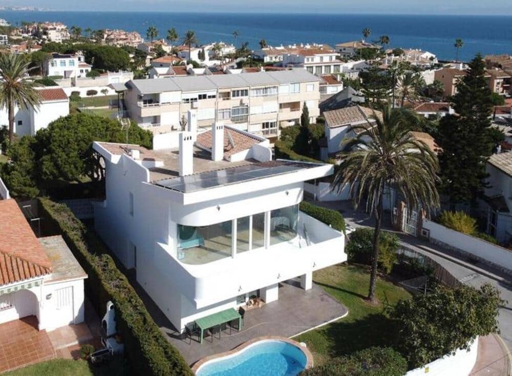 3 bedroom Villa for sale in El Faro with pool garage - € 995,000 (Ref: 9618827)