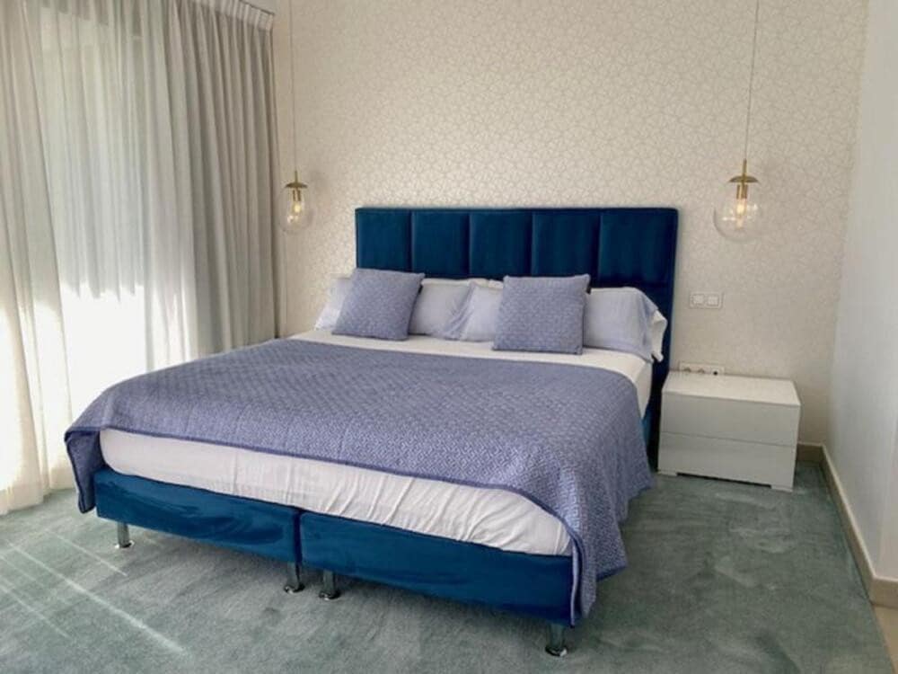 5 makuuhuone Huvila vuokrattavana paikassa El Paraiso mukana uima-altaan 
autotalli - 9 000 € (Ref: 9618828)