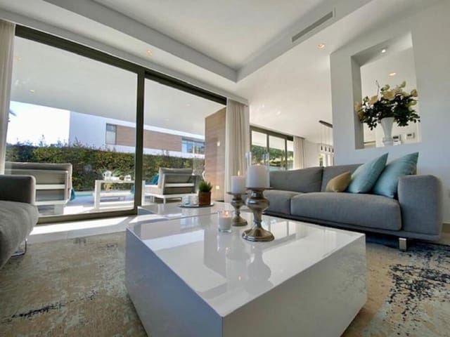 5 soveværelse Villa til leje i El Paraiso, Estepona med swimmingpool garage - € 9.000 (Ref: 9618828)