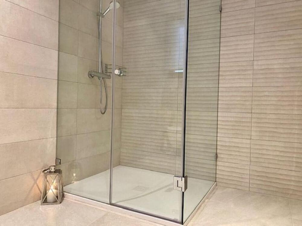 5 makuuhuone Huvila vuokrattavana paikassa El Paraiso mukana uima-altaan 
autotalli - 9 000 € (Ref: 9618828)