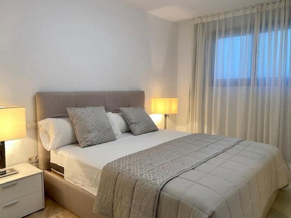 5 makuuhuone Huvila vuokrattavana paikassa El Paraiso mukana uima-altaan 
autotalli - 9 000 € (Ref: 9618828)