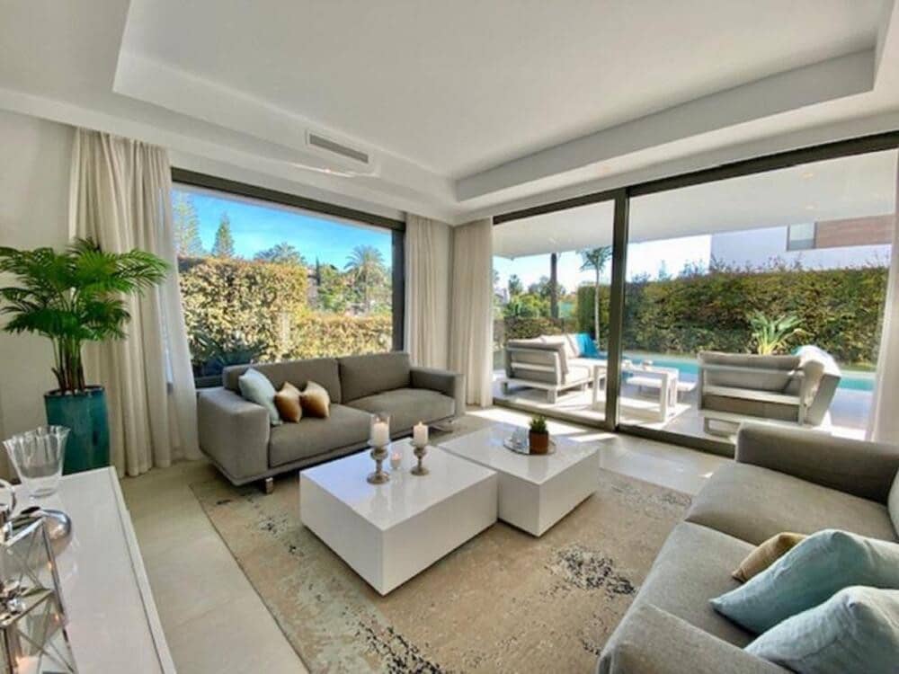 5 soveværelse Villa til leje i El Paraiso med swimmingpool garage - € 8.500 (Ref: 9618828)
