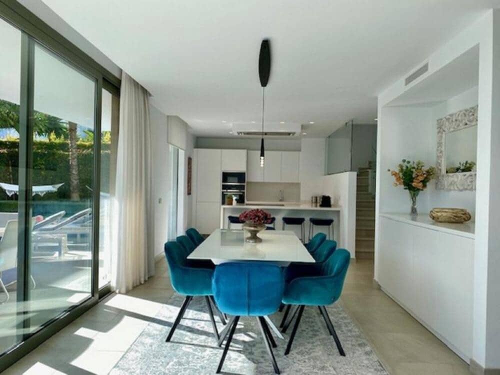 5 soveværelse Villa til leje i El Paraiso med swimmingpool garage - € 8.500 (Ref: 9618828)