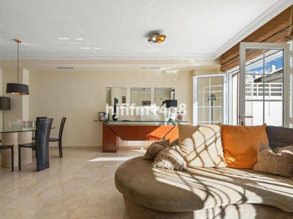 Casa de 3 habitaciones en Marbella en venta con piscina garaje - 595.000 € (Ref: 9618829)
