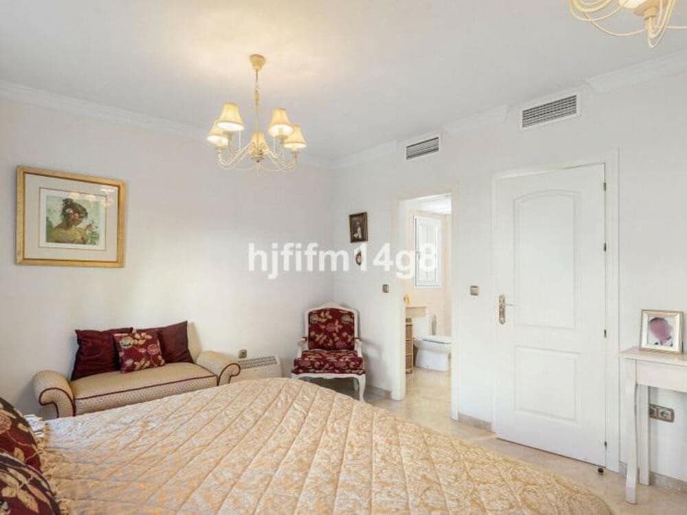 Casa de 3 habitaciones en Marbella en venta con piscina garaje - 595.000 € (Ref: 9618829)