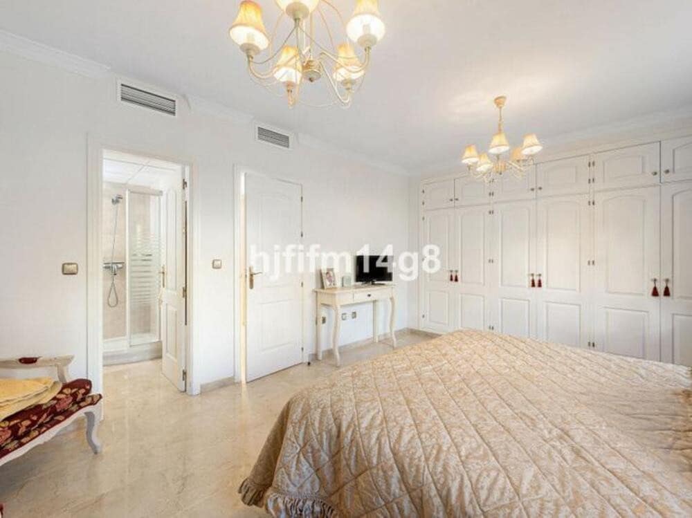 Casa de 3 habitaciones en Marbella en venta con piscina garaje - 595.000 € (Ref: 9618829)