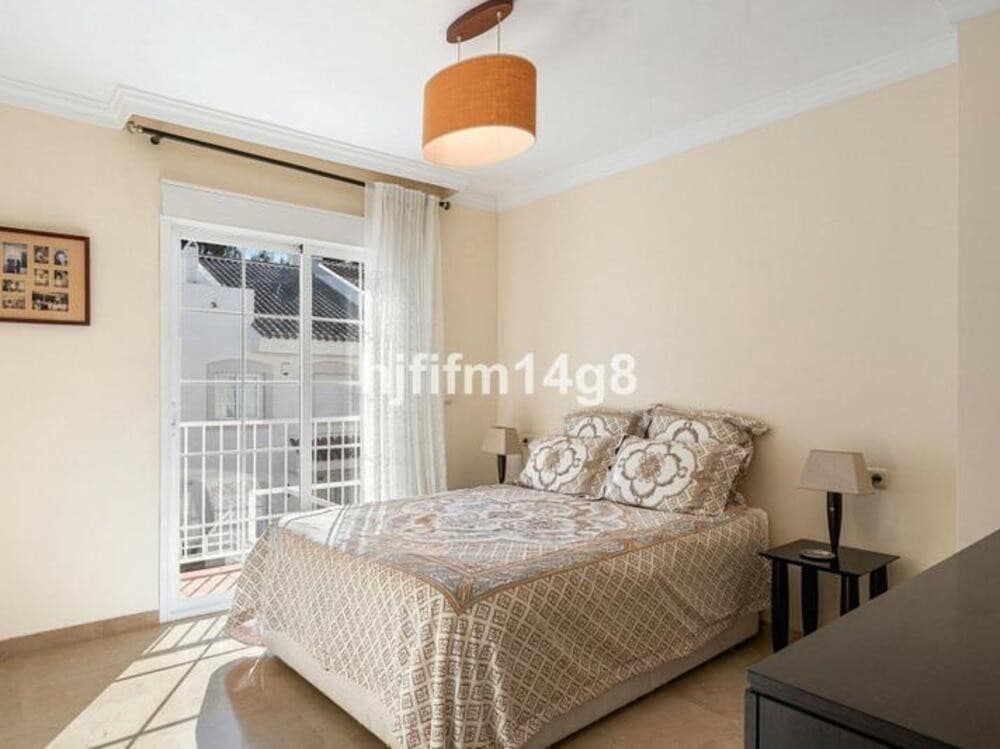 Casa de 3 habitaciones en Marbella en venta con piscina garaje - 595.000 € (Ref: 9618829)