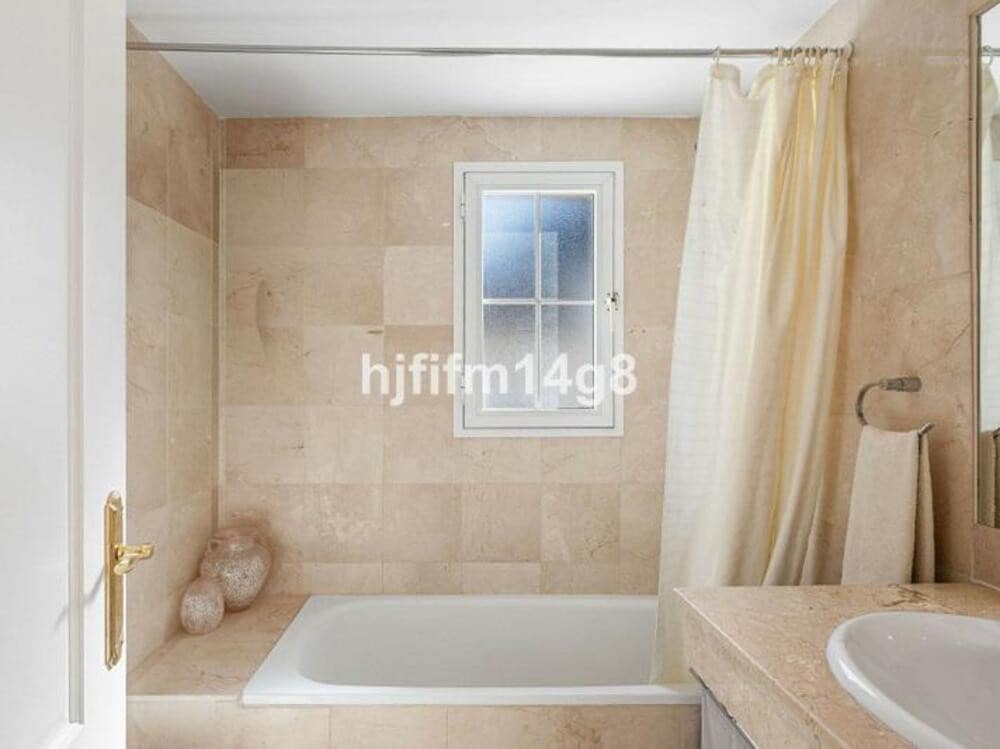 Casa de 3 habitaciones en Marbella en venta con piscina garaje - 595.000 € (Ref: 9618829)