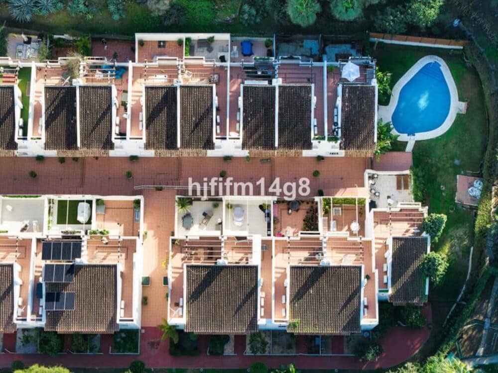 Casa de 3 habitaciones en Marbella en venta con piscina garaje - 595.000 € (Ref: 9618829)