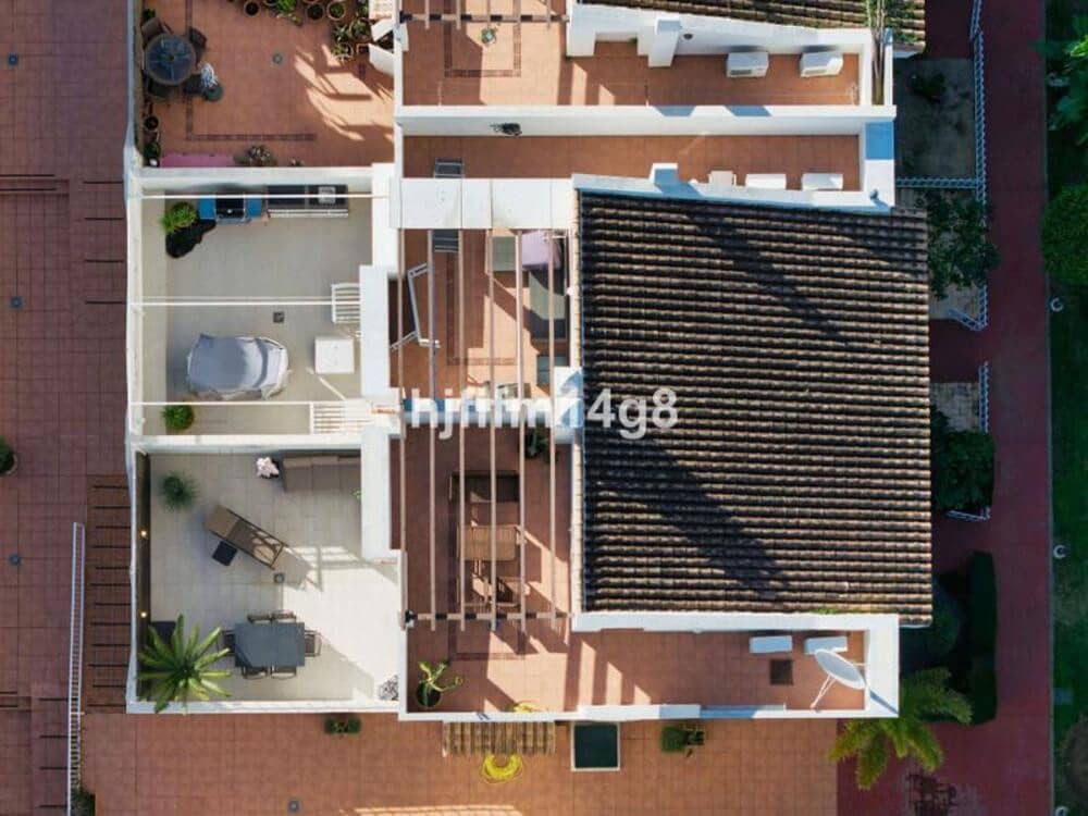 Casa de 3 habitaciones en Marbella en venta con piscina garaje - 595.000 € (Ref: 9618829)