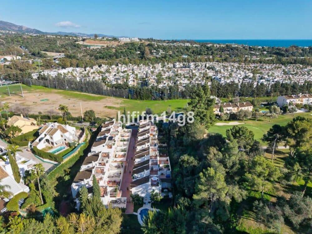 Casa de 3 habitaciones en Marbella en venta con piscina garaje - 595.000 € (Ref: 9618829)