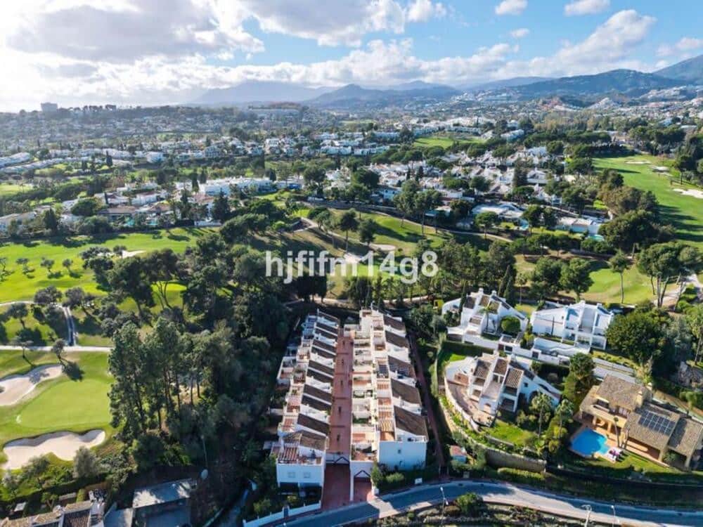 Casa de 3 habitaciones en Marbella en venta con piscina garaje - 595.000 € (Ref: 9618829)